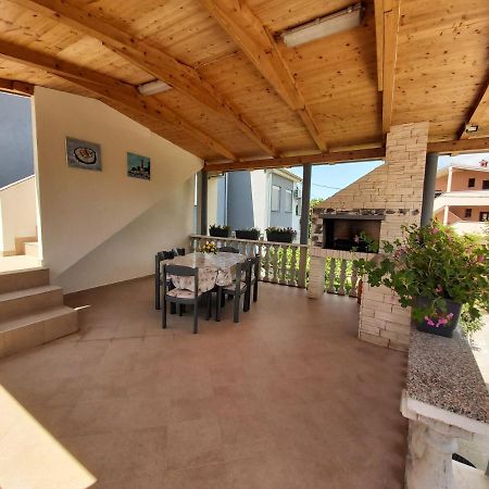 Apartman Ana Штиньян Экстерьер фото