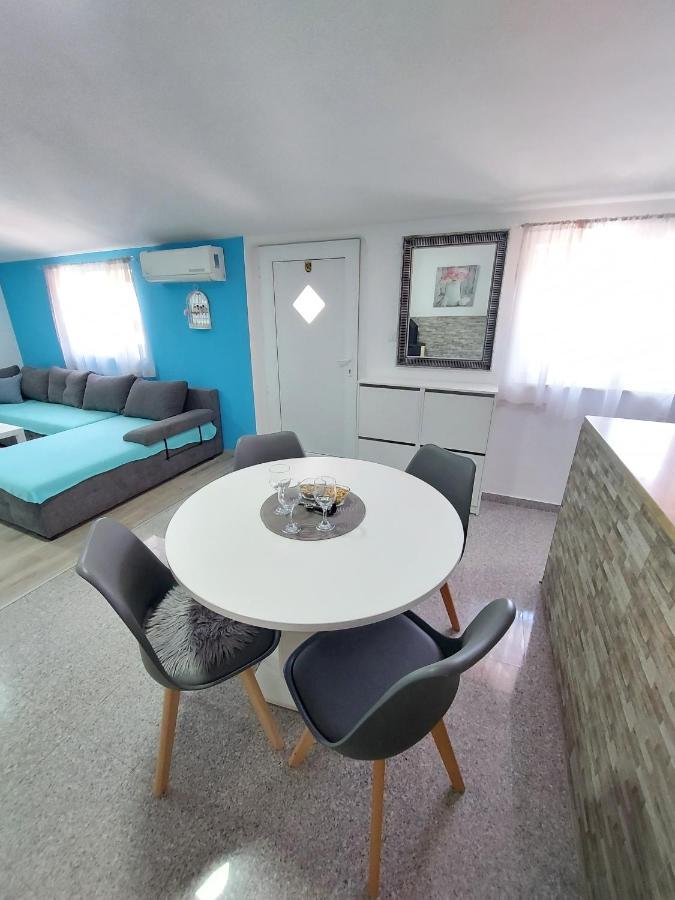 Apartman Ana Штиньян Экстерьер фото