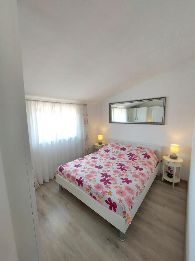 Apartman Ana Штиньян Экстерьер фото